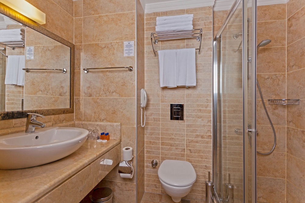 Riviera Hotel & Spa 17