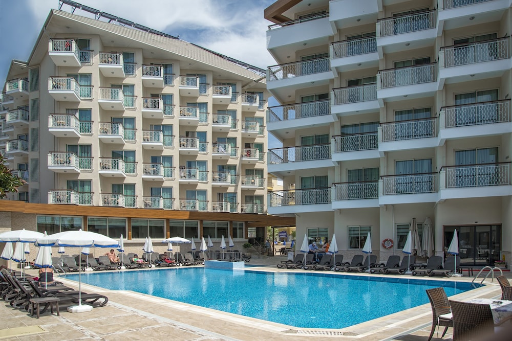 Riviera Hotel & Spa 22