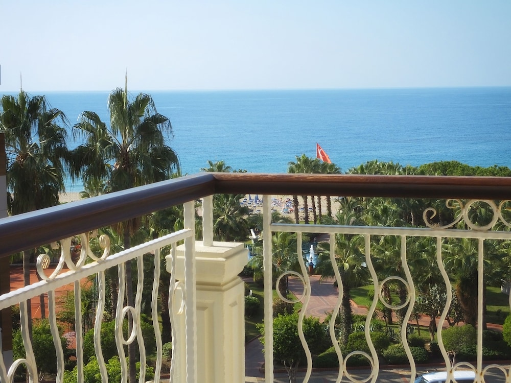 Riviera Hotel & Spa 15