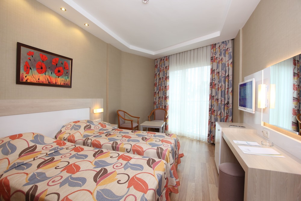 Riviera Hotel & Spa 4