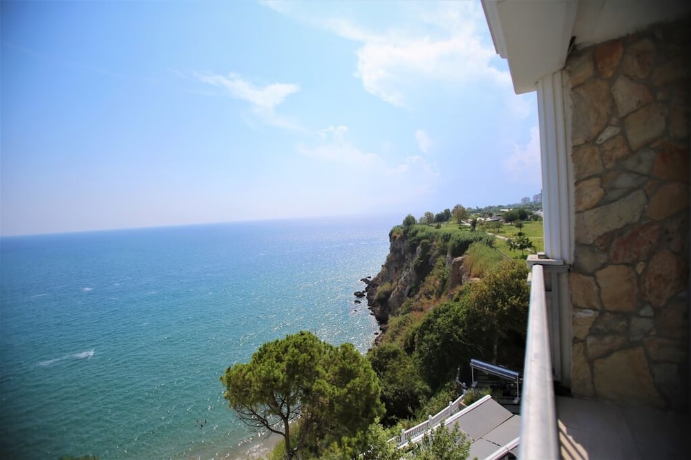Lara Hotel 9