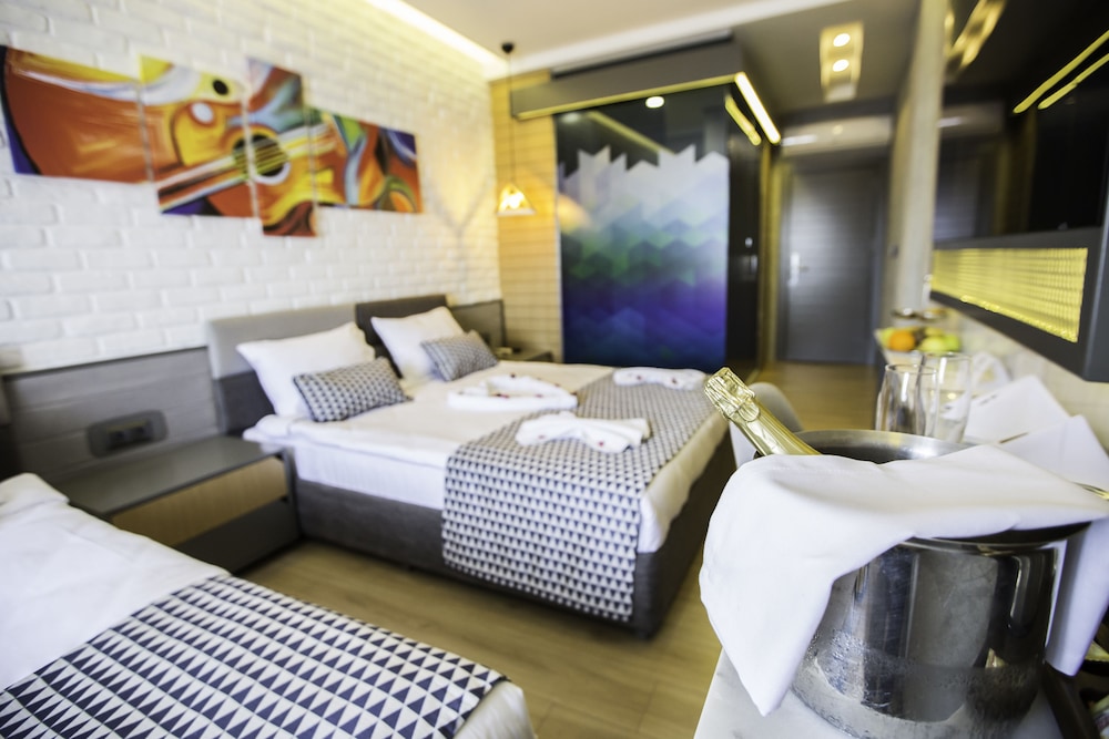 Laren Family Hotel & Spa 11