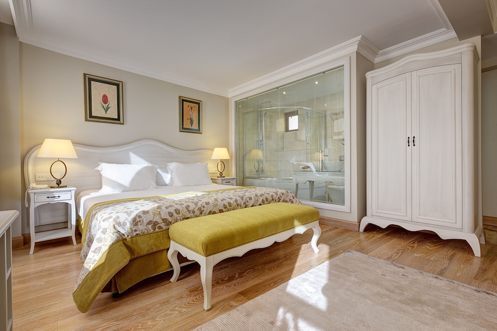 Arena Hotel 9