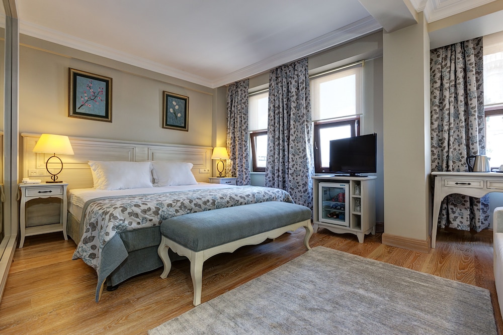 Arena Hotel 8