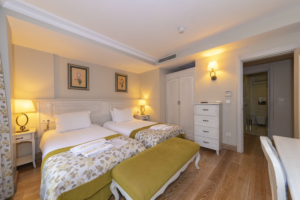 Arena Hotel 13