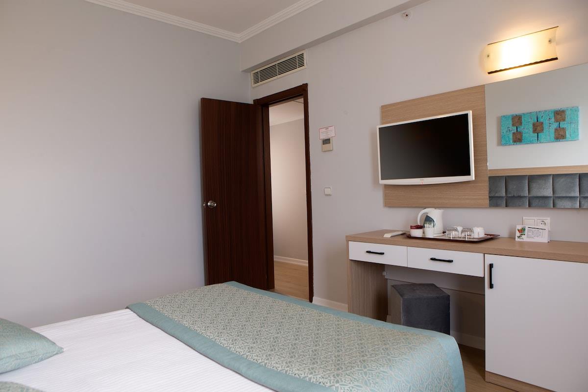 Adonis Hotel 9