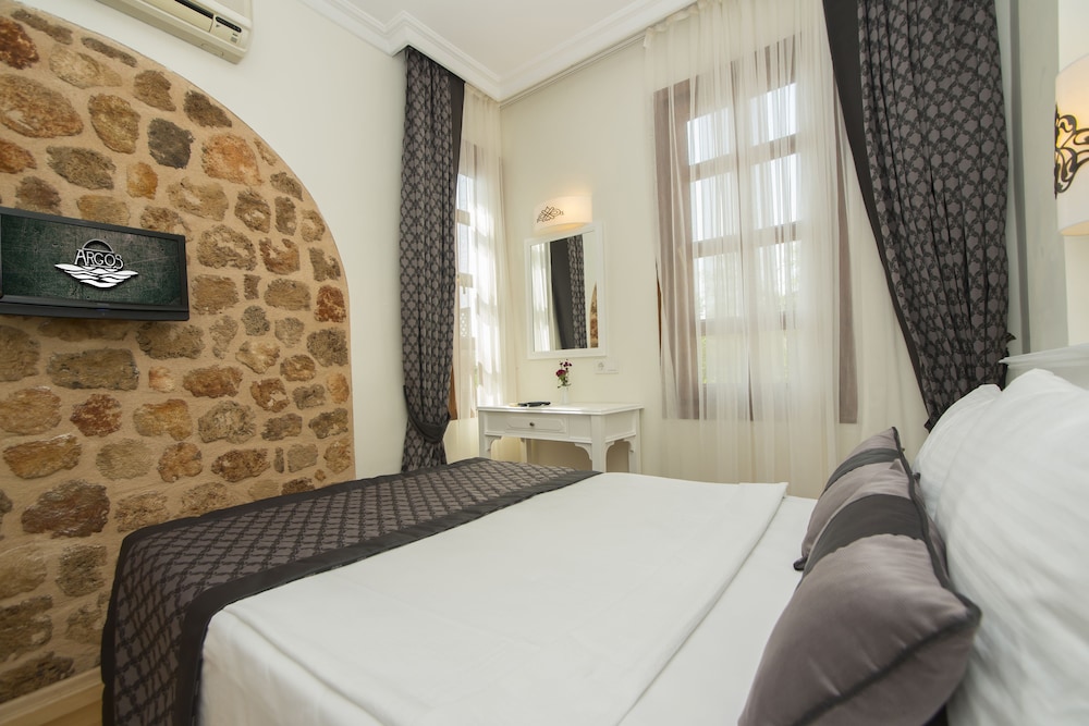 Argos Hotel 22