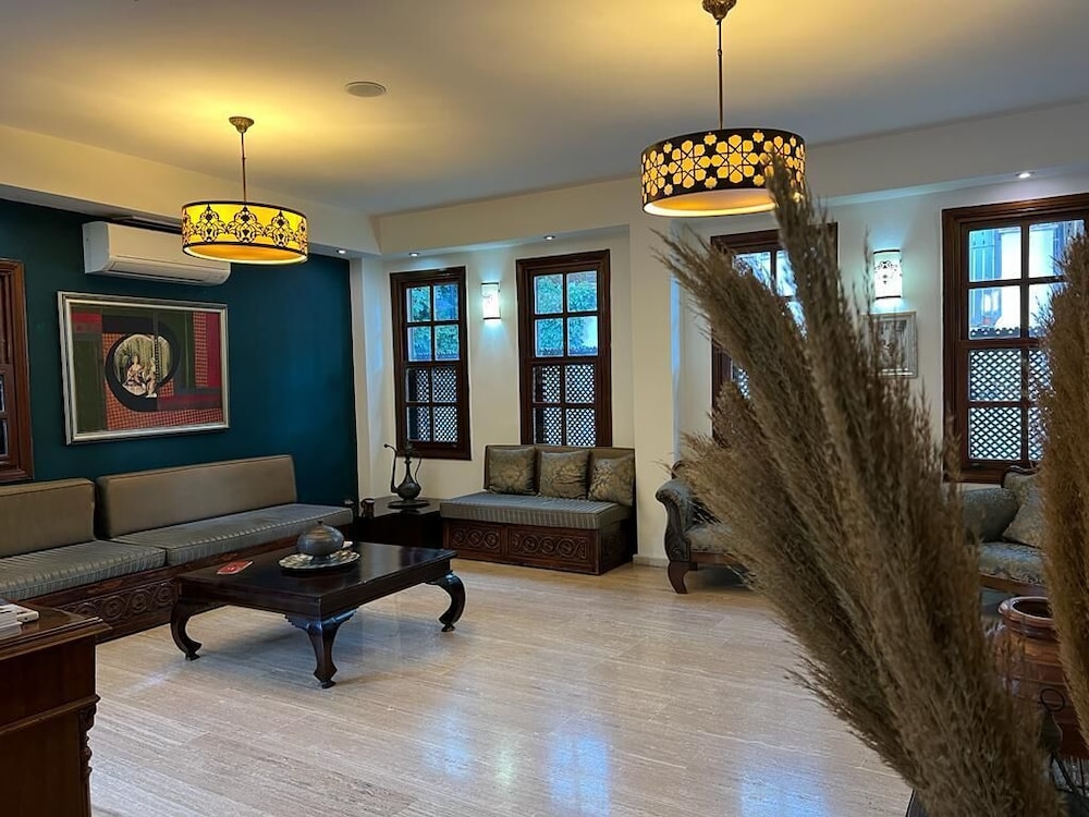 Argos Hotel 10