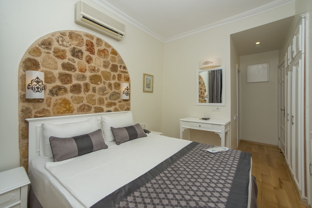 Argos Hotel 23