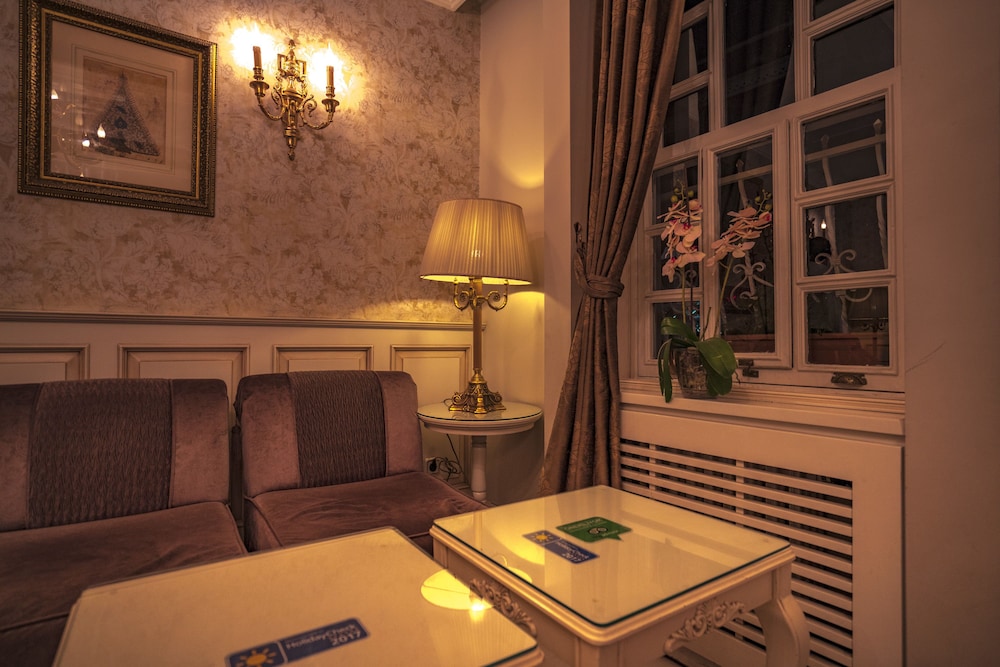 Avicenna Hotel 7