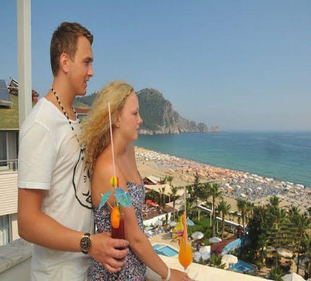 Azak Hotel 12