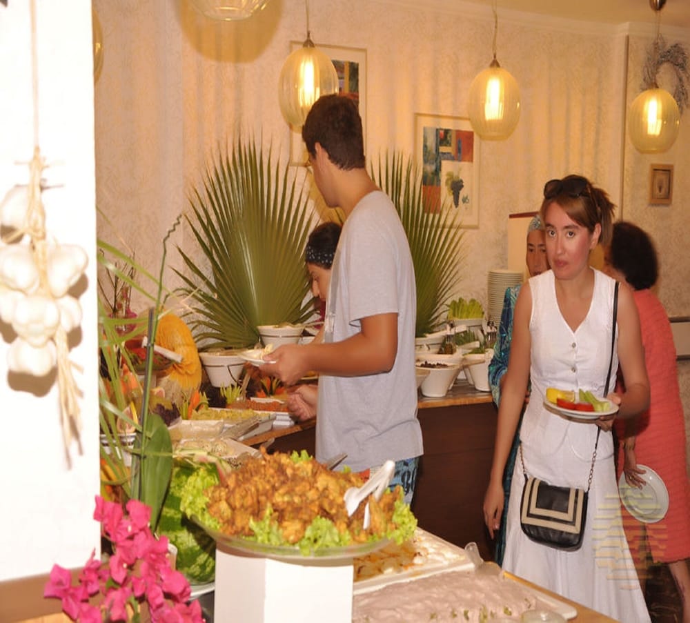 Azak Hotel 19