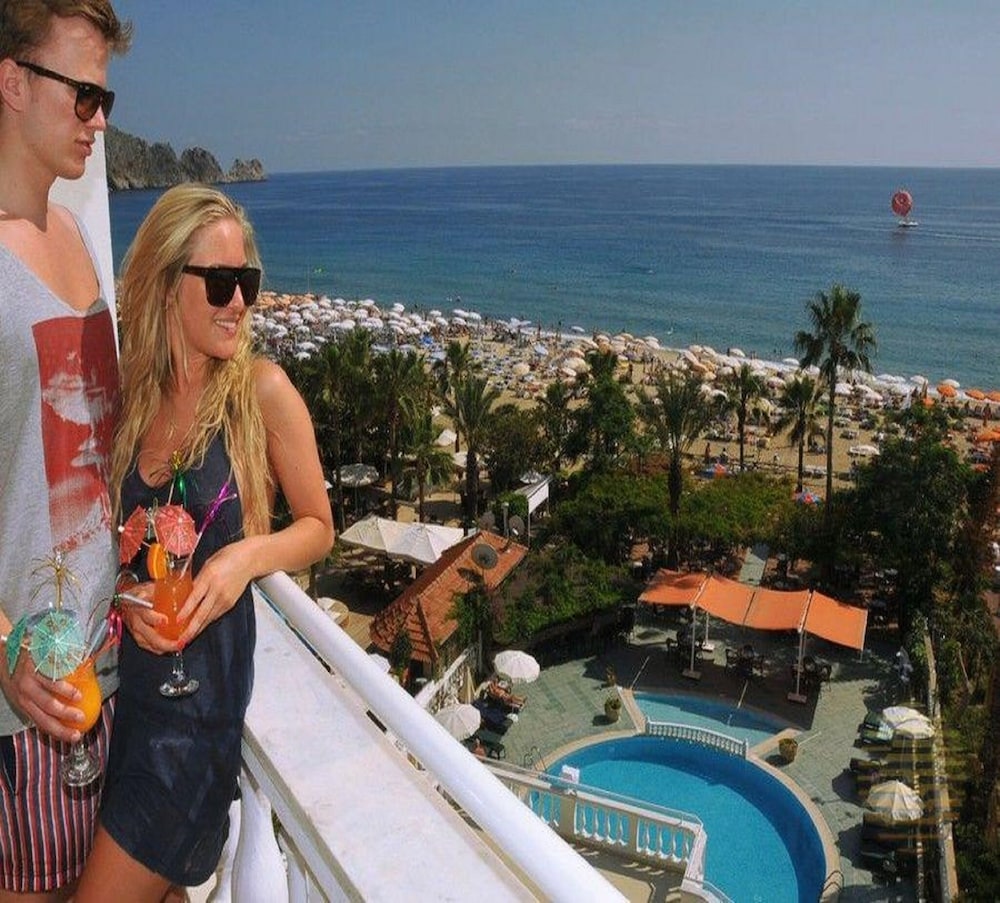 Azak Hotel 11