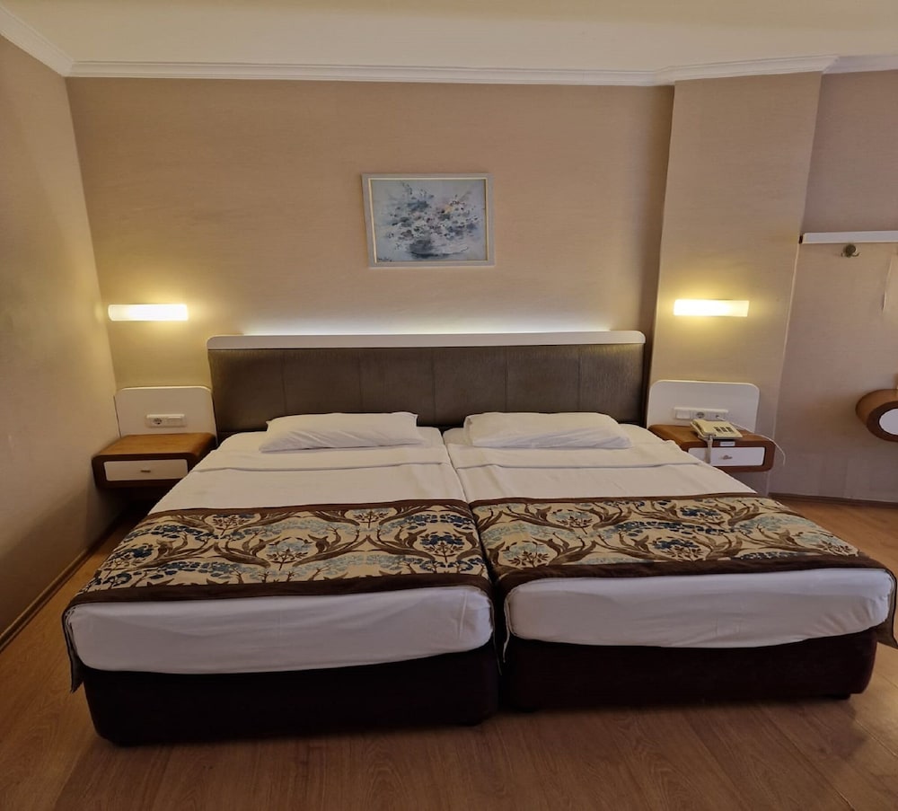 Azak Hotel 8
