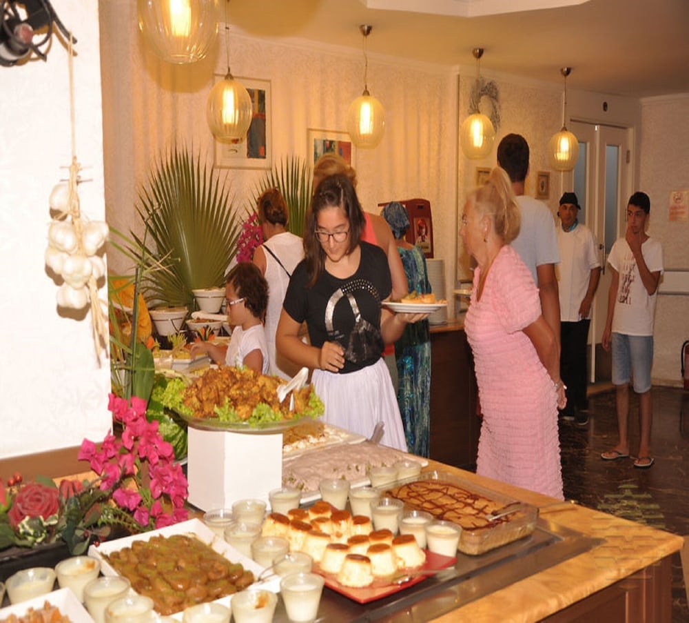 Azak Hotel 23
