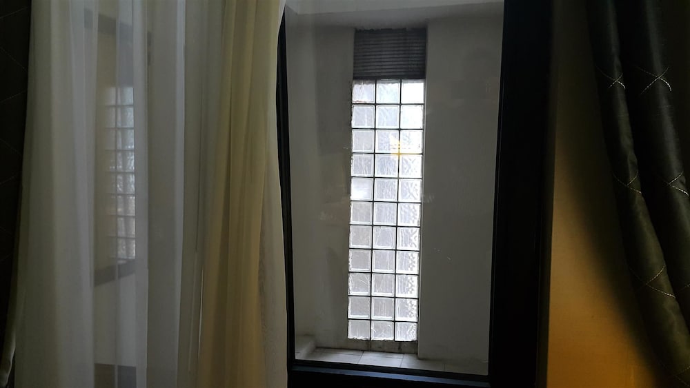 The Darkhill Hotel 11