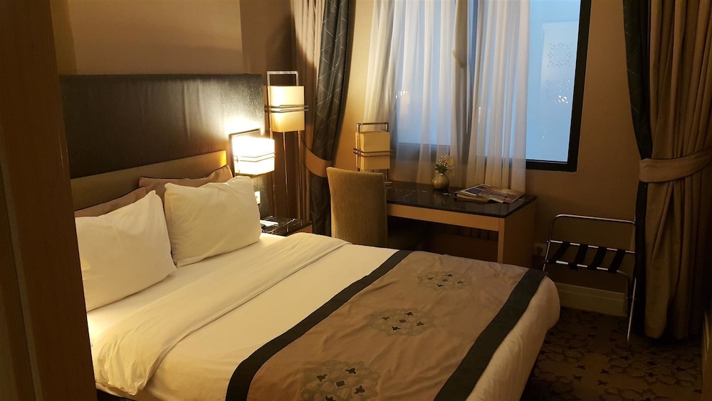 The Darkhill Hotel 6