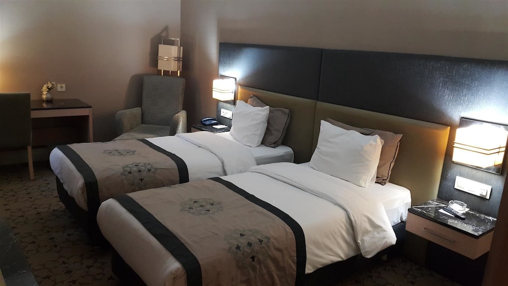 The Darkhill Hotel 5