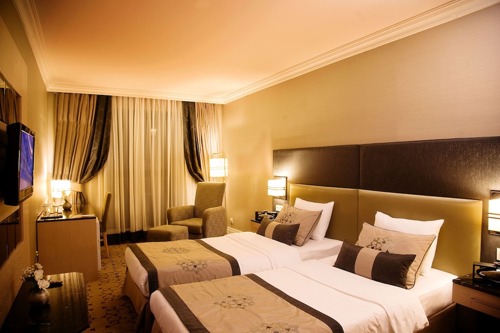 The Darkhill Hotel 3