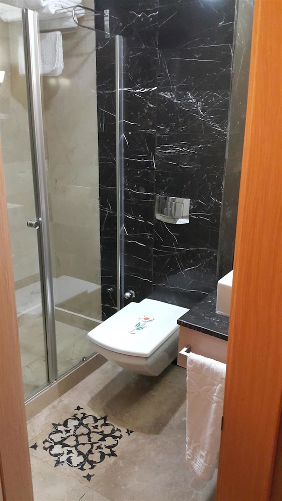 The Darkhill Hotel 13