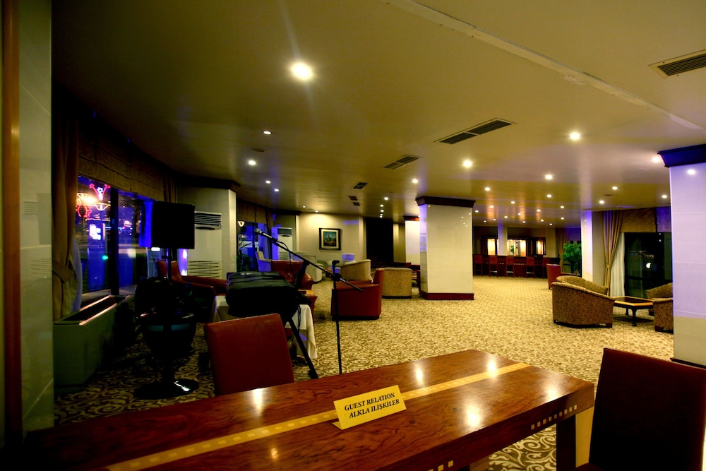 Cender Hotel 8