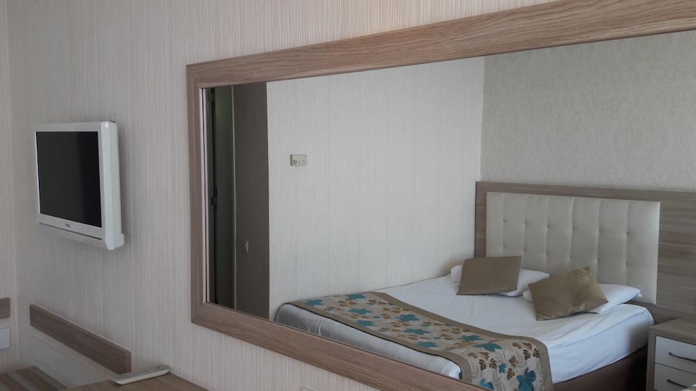 Cender Hotel 13