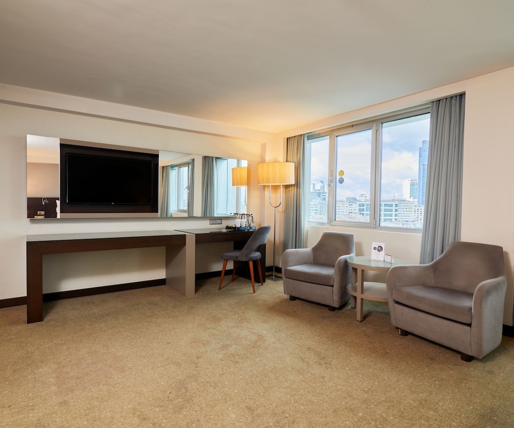 Dedeman Istanbul 13