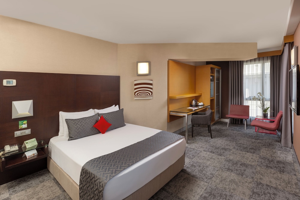 Nippon Hotel 8