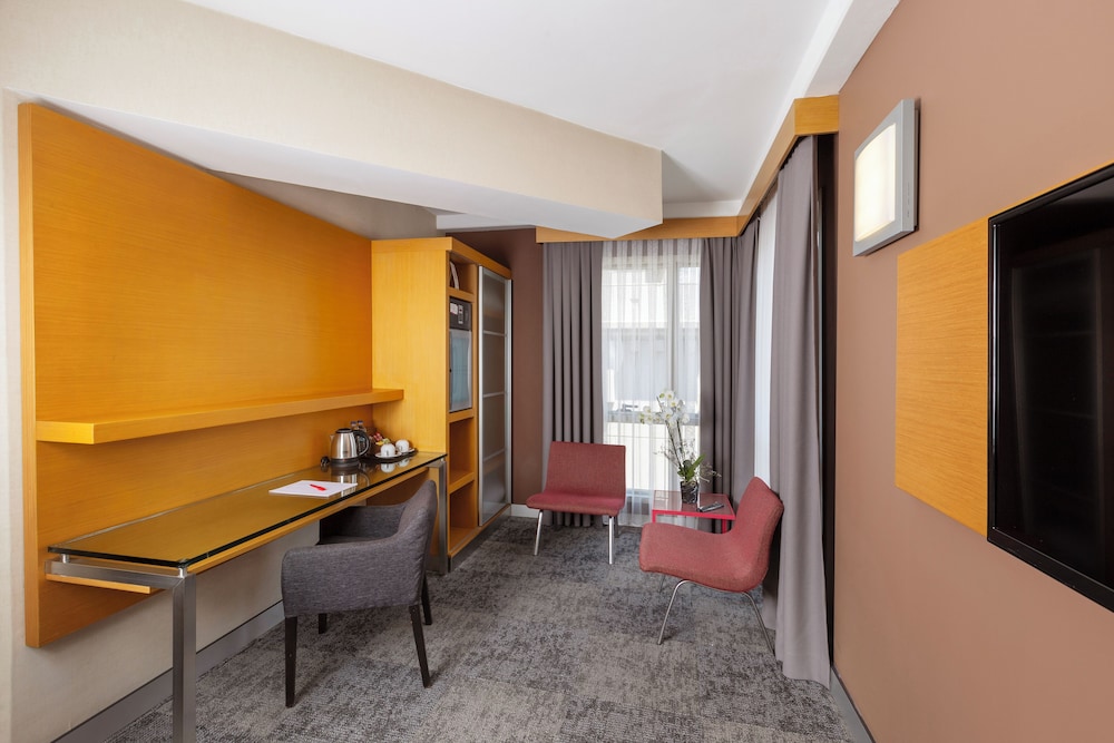 Nippon Hotel 17