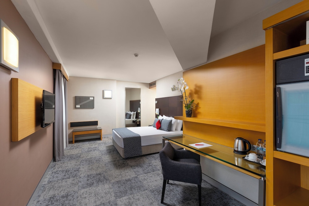 Nippon Hotel 9