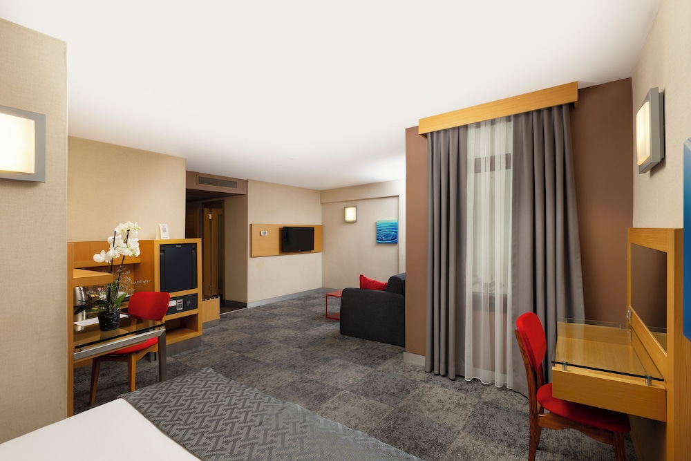 Nippon Hotel 12