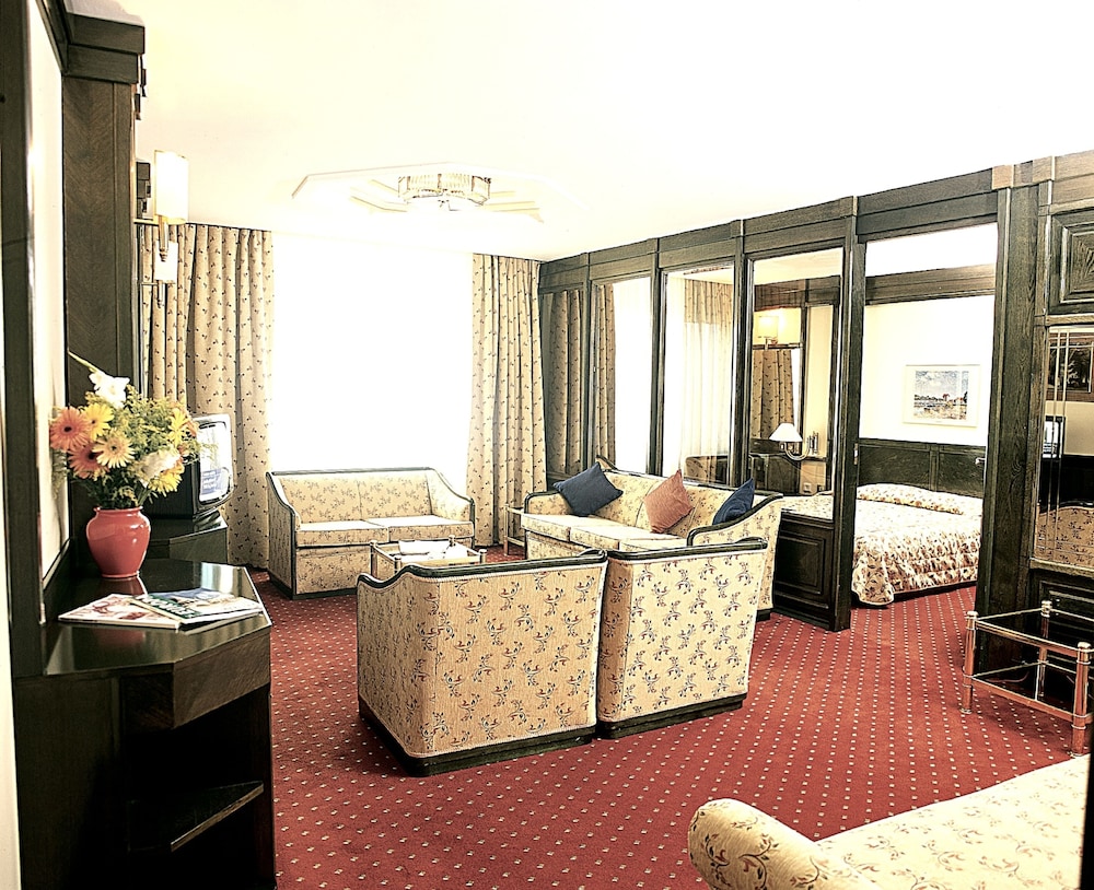 Istanbul Royal Hotel 20