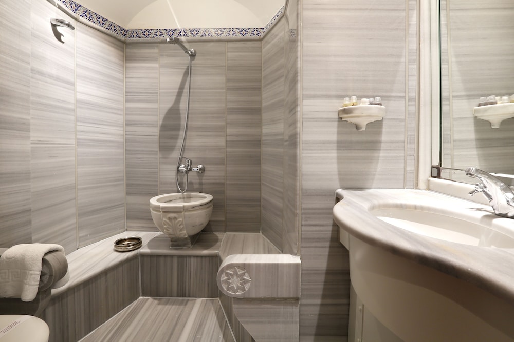 Sultanahmet Palace Hotel 24