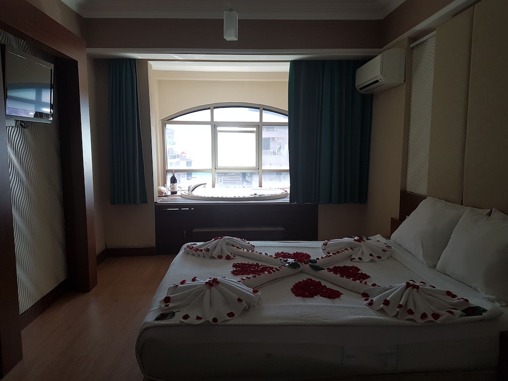 Taç Premier Hotel & Spa 13