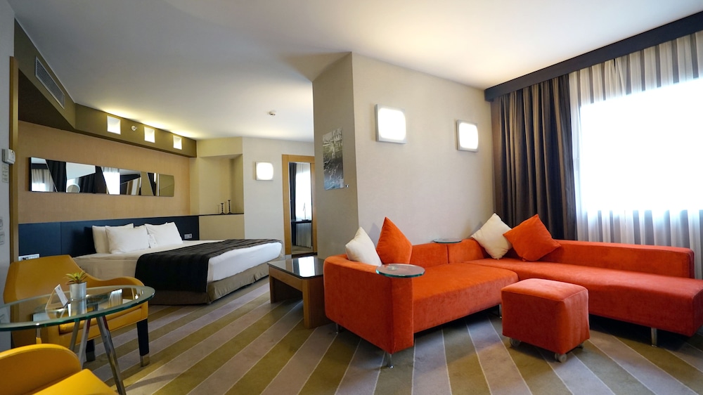 Point Hotel Taksim 8