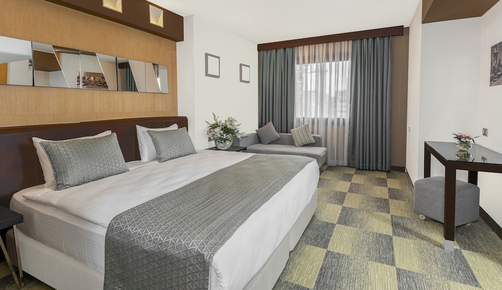 Point Hotel Taksim 24