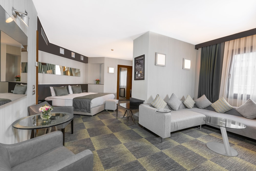 Point Hotel Taksim 18