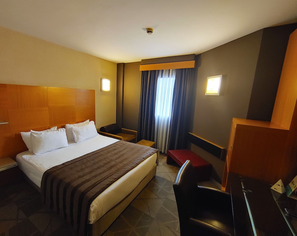 Point Hotel Taksim 11
