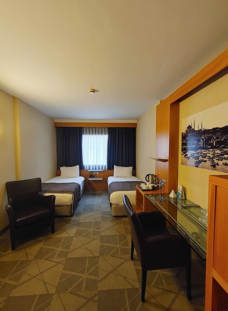 Point Hotel Taksim 12