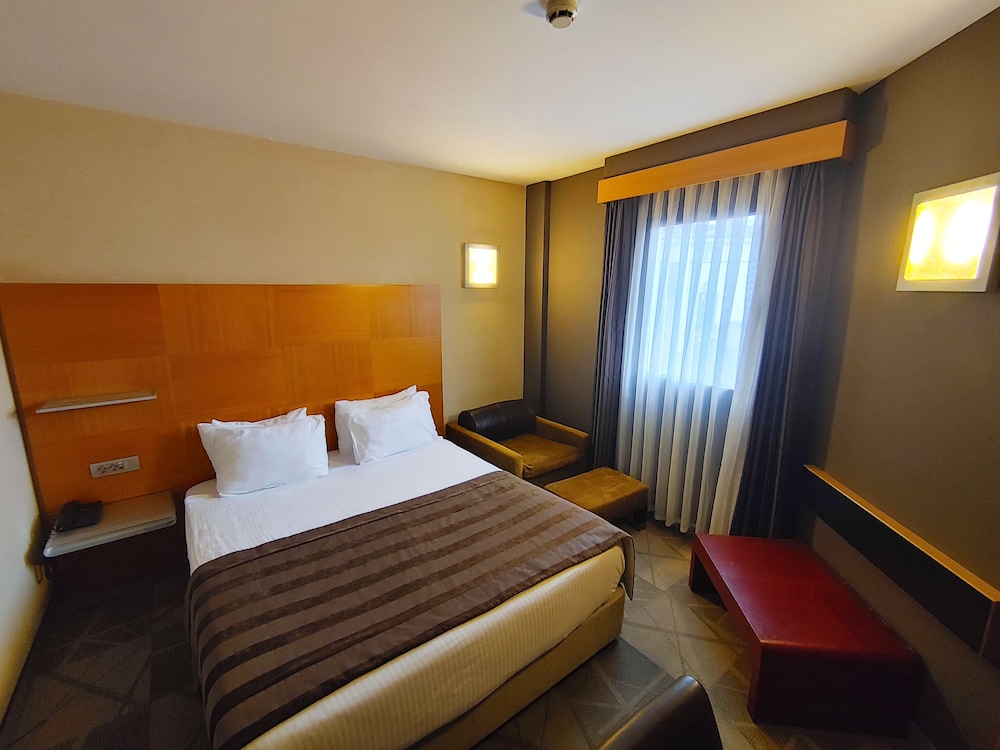 Point Hotel Taksim 13