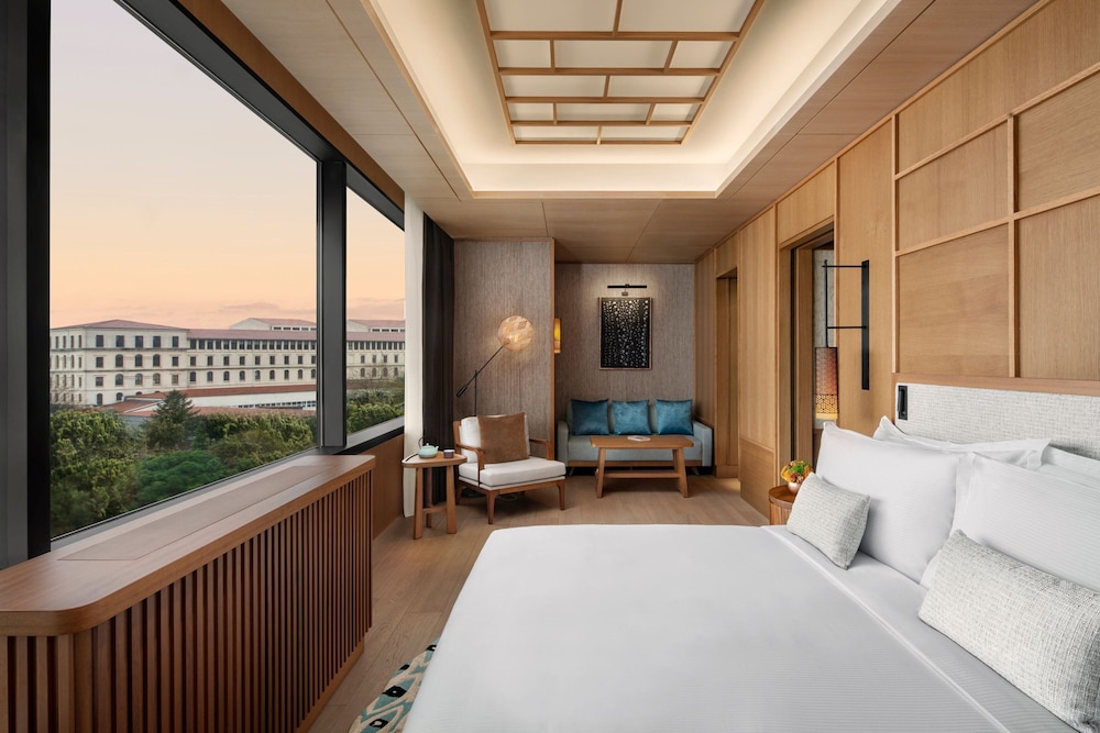 The Ritz Carlton Istanbul 11
