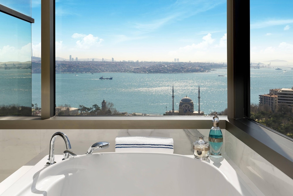 The Ritz Carlton Istanbul 17