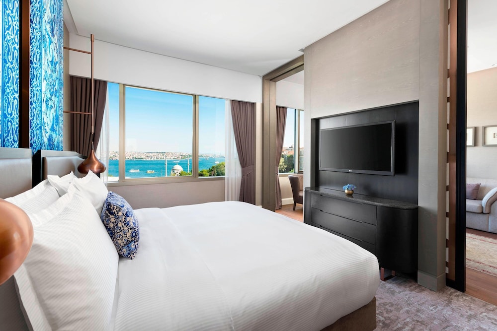 The Ritz Carlton Istanbul 13