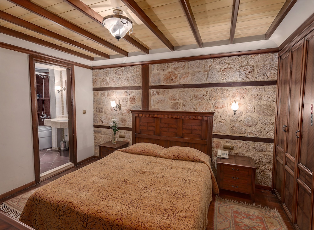 Tuvana 20