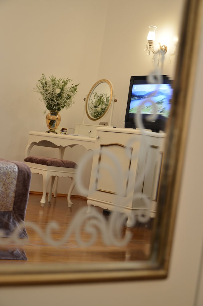 Tuvana 22