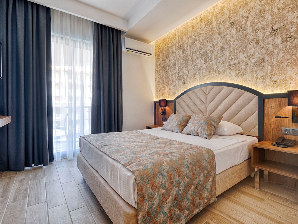Grand Uysal Beach Hotel 5