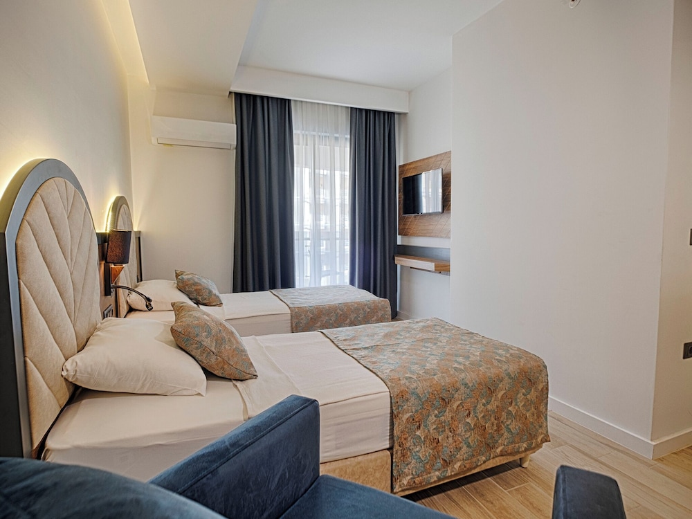 Grand Uysal Beach Hotel 9