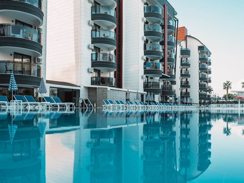 Grand Uysal Beach Hotel 10