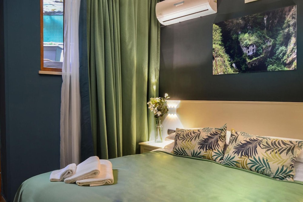 B&B Sorrento Queen 14
