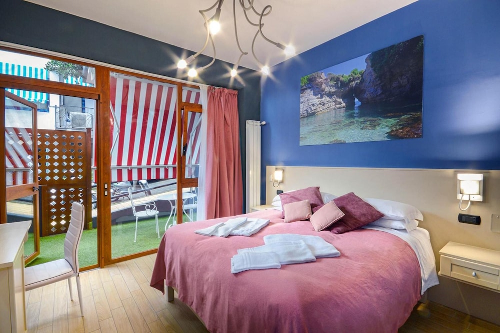B&B Sorrento Queen 11